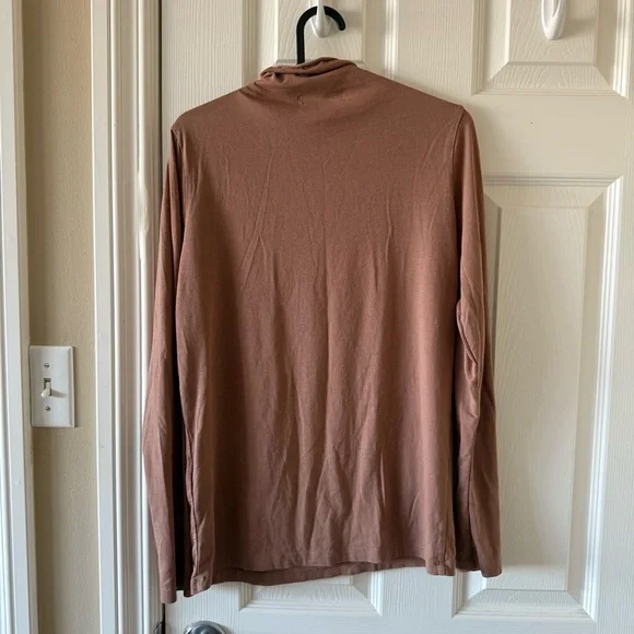 Oak + Fort Basic Mock Neck Long Sleeve Shirt/Top in Tan/Brown Size Medium - Picture 4 of 6